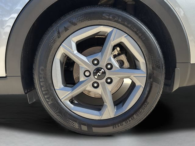 Certified 2025 Kia K4 FWD image 29