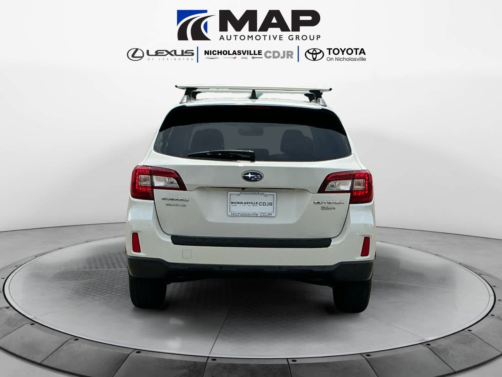 Used 2017 Subaru Outback 3.6R Touring w/ Popular Package #5A AWD/4WD image 4