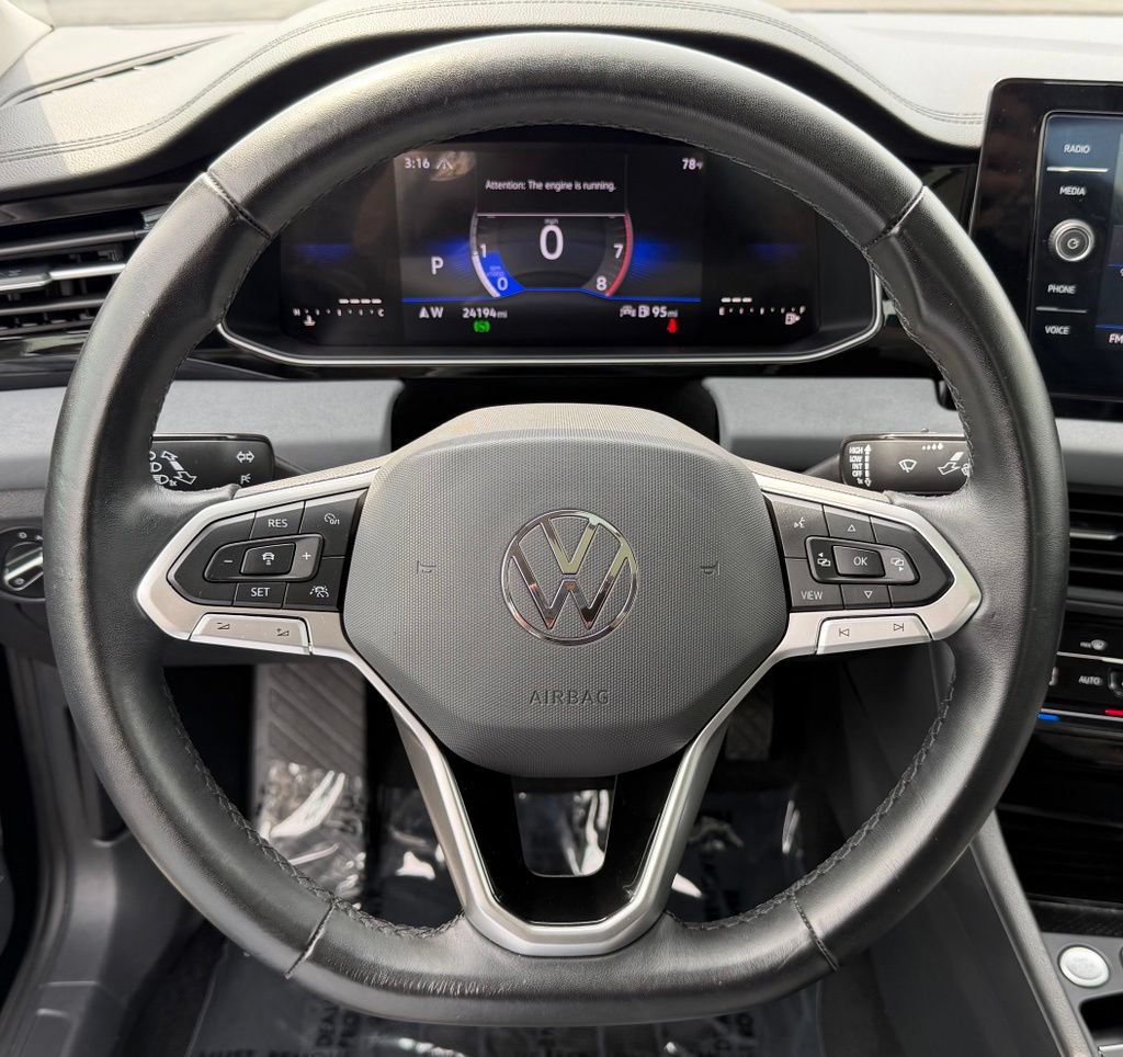 Used 2025 Volkswagen Jetta SE FWD image 39