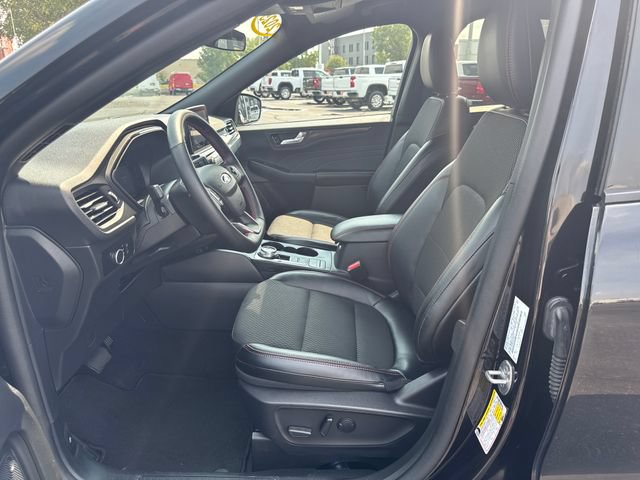 Used 2025 Ford Escape ST-Line AWD/4WD image 9