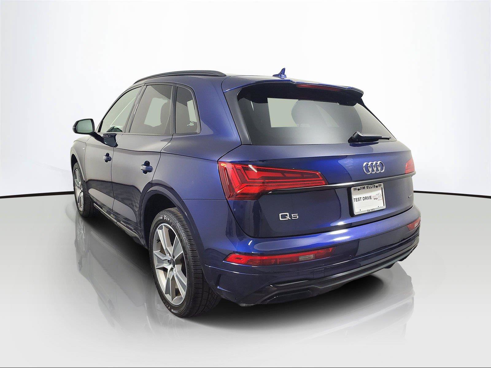 Used 2025 Audi Q5 2.0T Premium AWD/4WD image 4