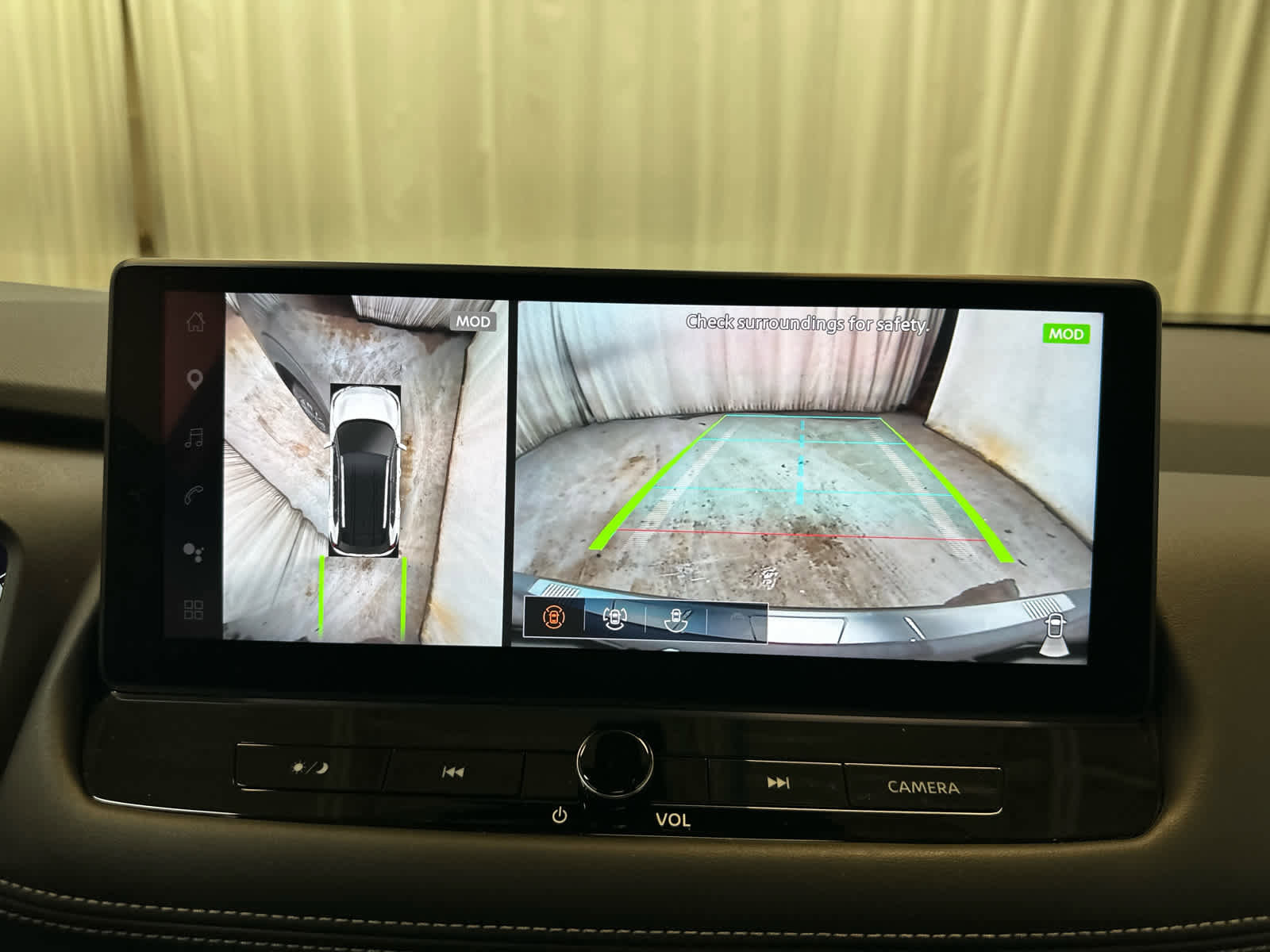 Certified 2025 Nissan Rogue SL w/ Tech Package image 17