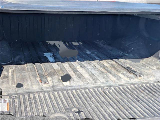 Used 2021 Nissan Titan SV w/ SV Convenience Package image 6