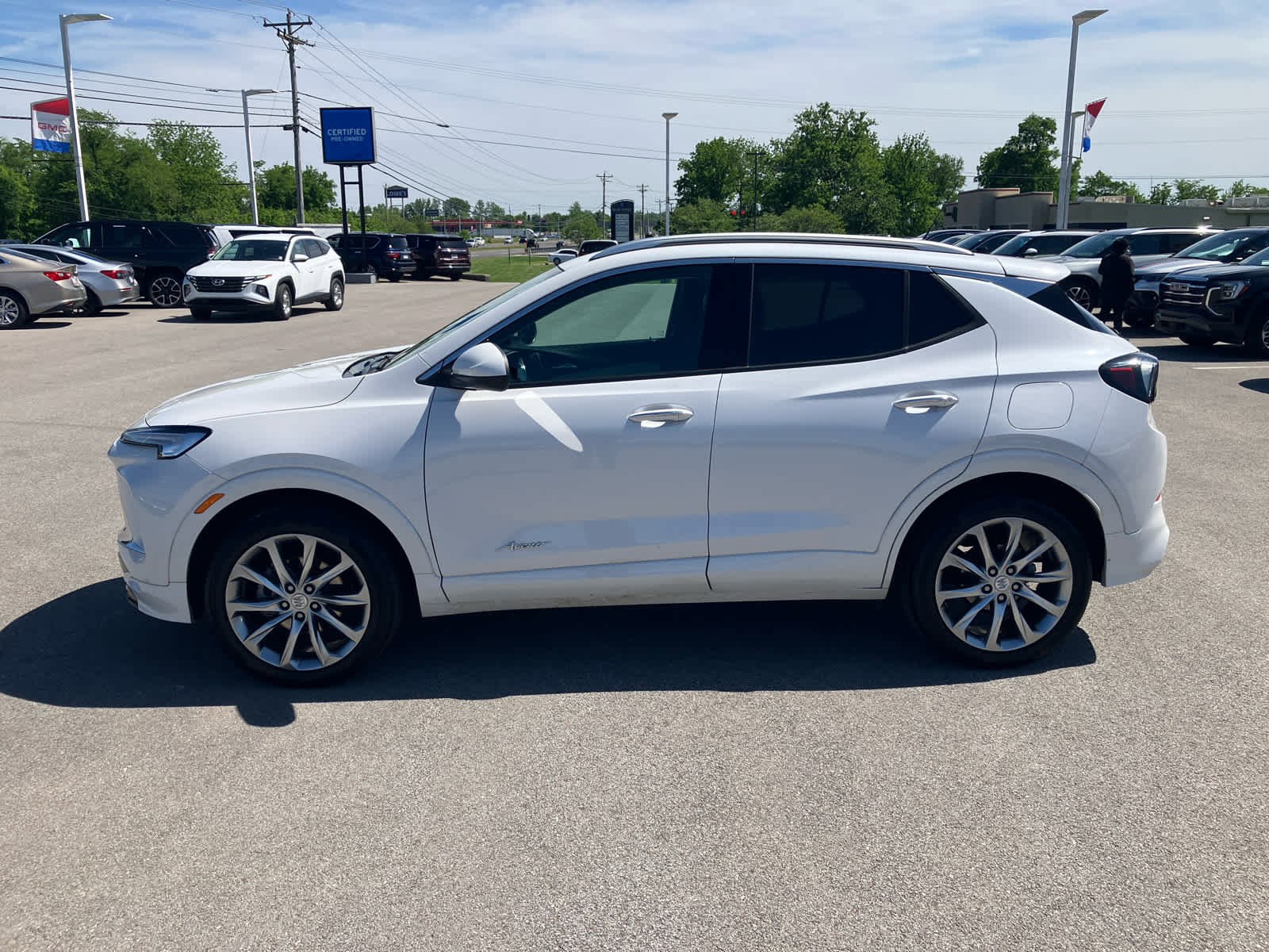 Used 2024 Buick Encore GX Avenir w/ Avenir Convenience Package AWD/4WD image 4