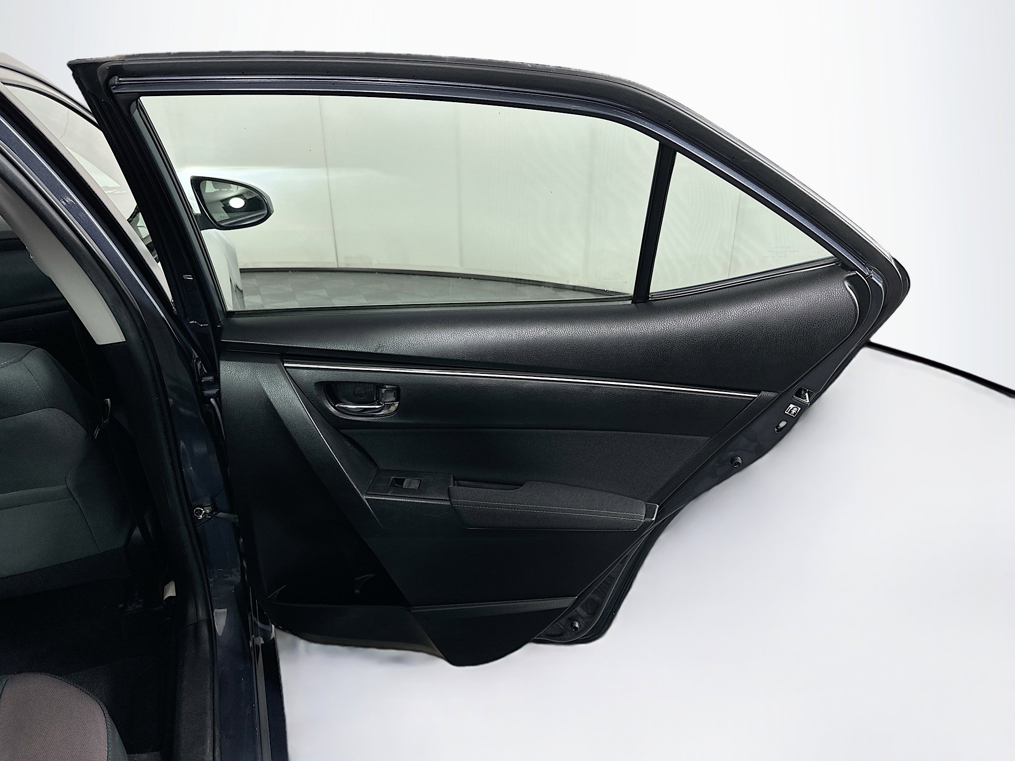 Used 2019 Toyota Corolla LE FWD image 27