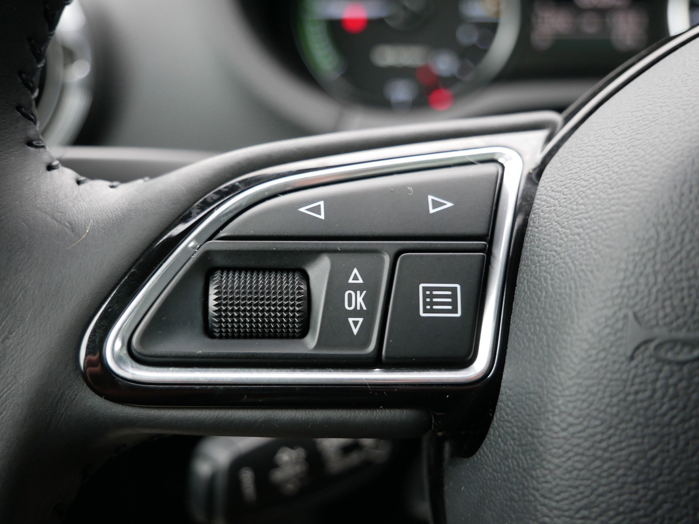 Used 2016 Audi A3 e-tron Premium Plus w/ Premium Plus Package FWD image 28