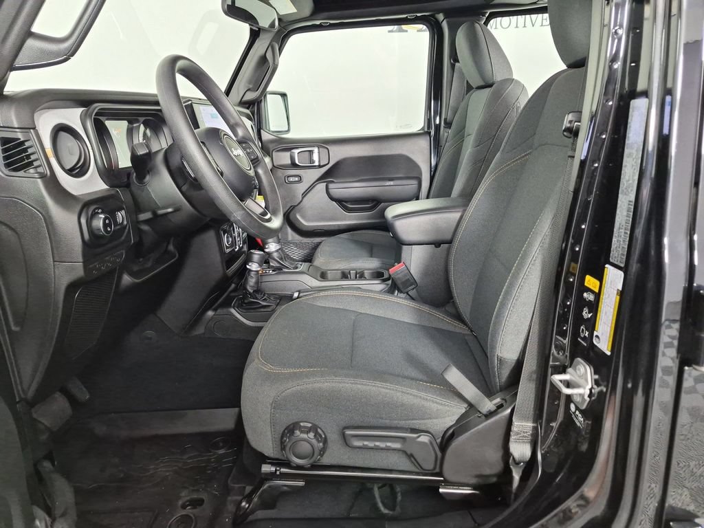 Used 2025 Jeep Gladiator Sport AWD/4WD image 14