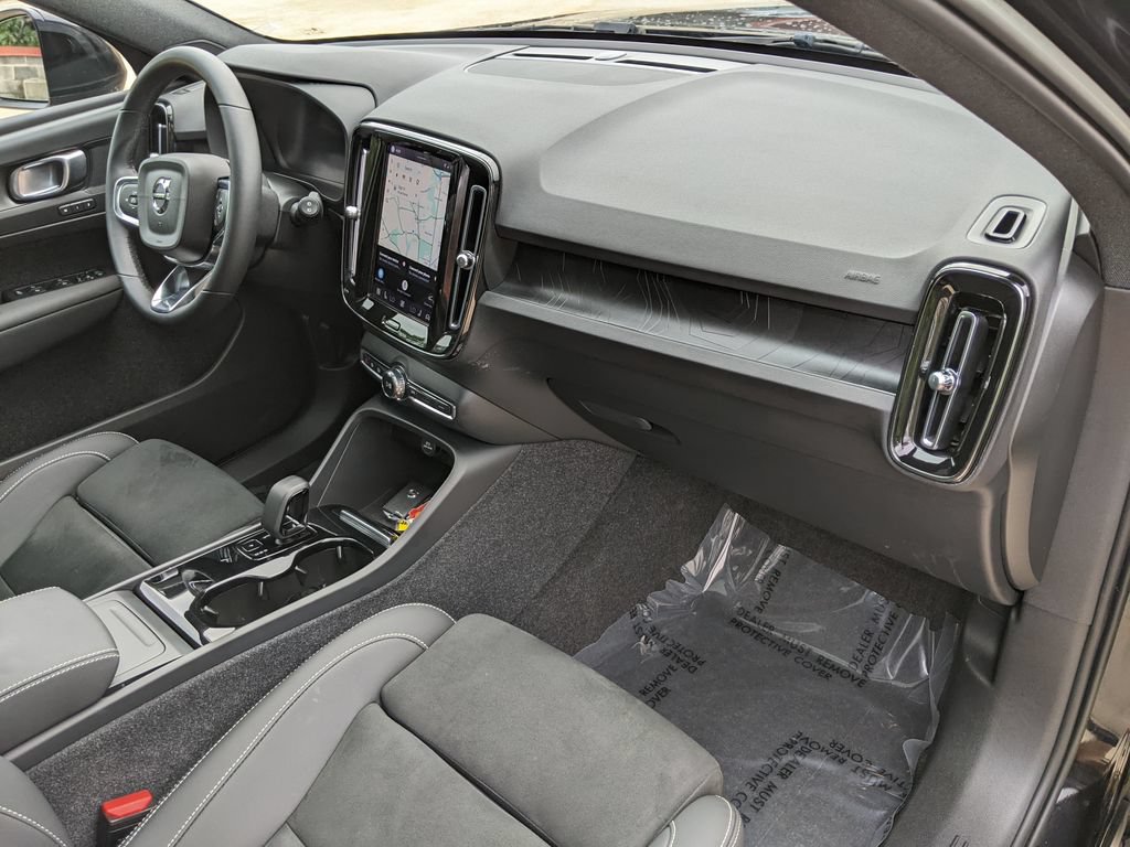 Certified 2023 Volvo XC40 Recharge Plus w/ Protection Package Premier AWD/4WD image 21