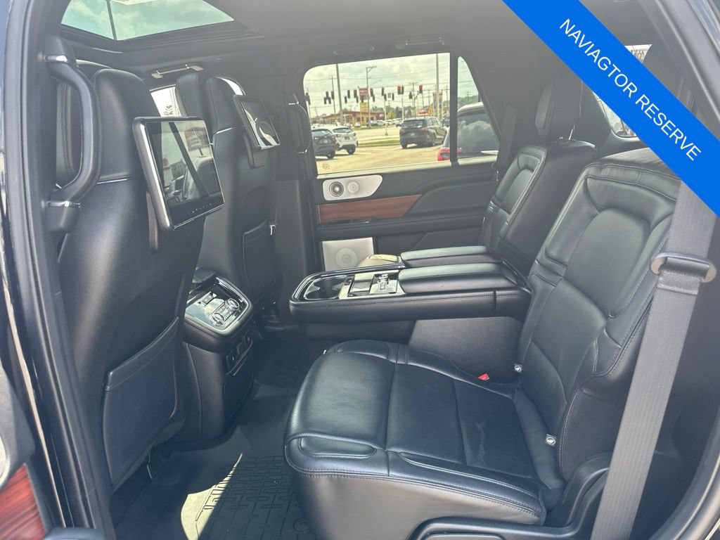 Used 2018 Lincoln Navigator Reserve w/ Technology Package AWD/4WD image 22