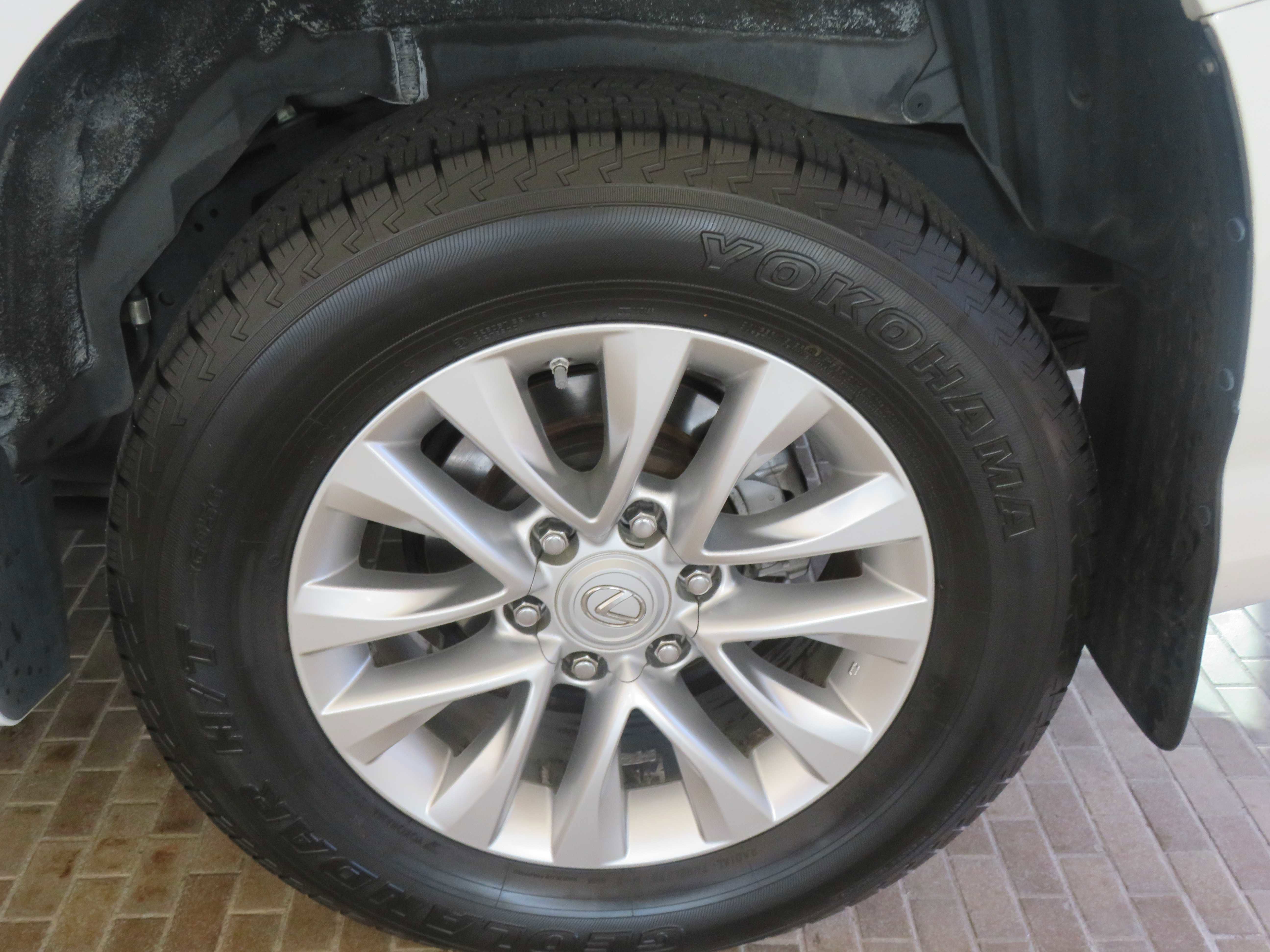 Used 2014 Lexus GX 460 w/ Premium Package image 8