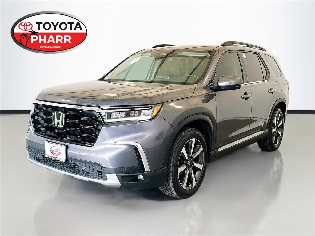 Used 2025 Honda Pilot Touring image 1