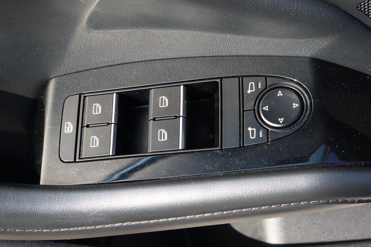 Used 2025 MAZDA MAZDA3 s image 14