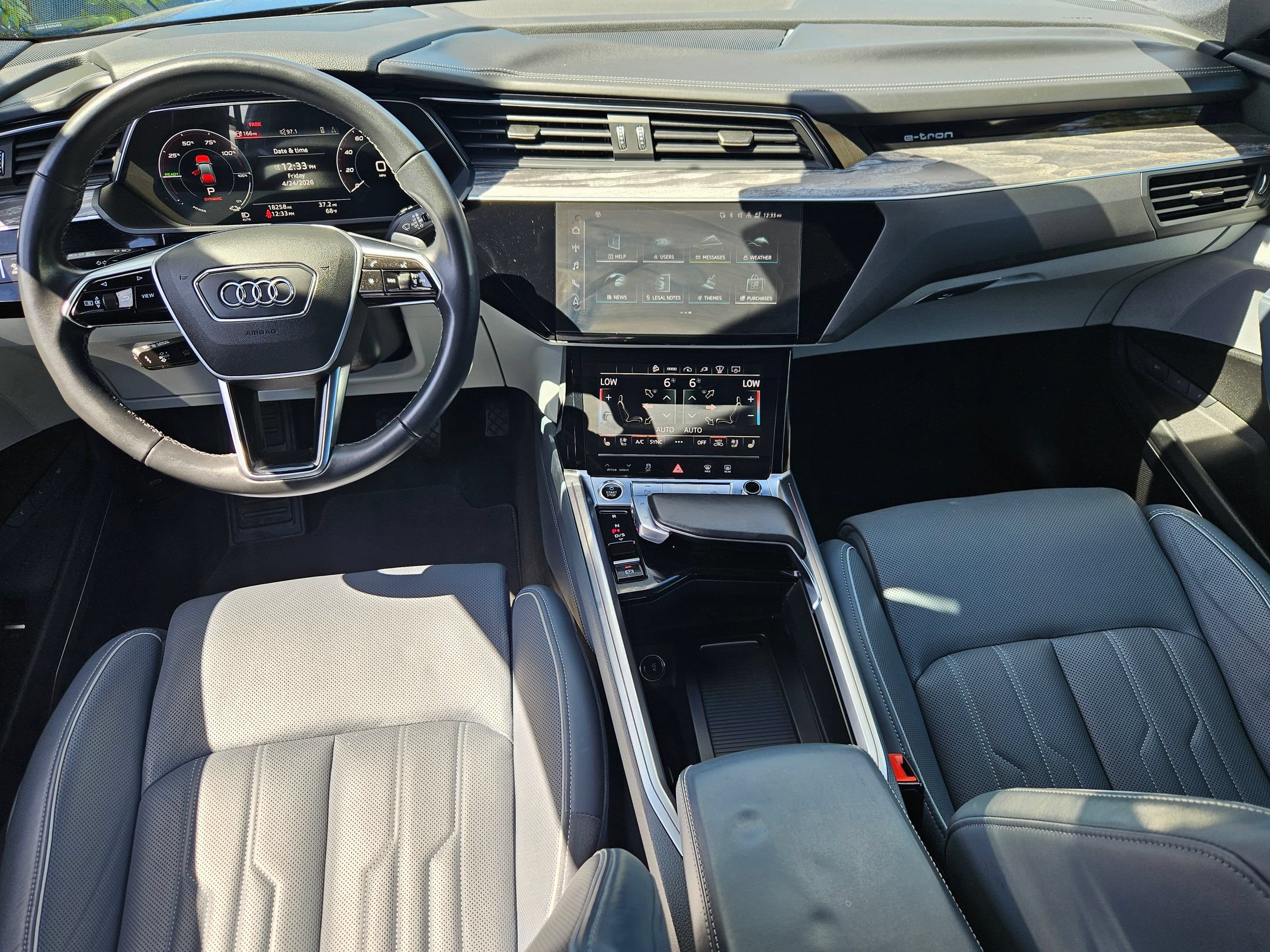 Used 2023 Audi e-tron Prestige w/ Prestige Package AWD/4WD image 23
