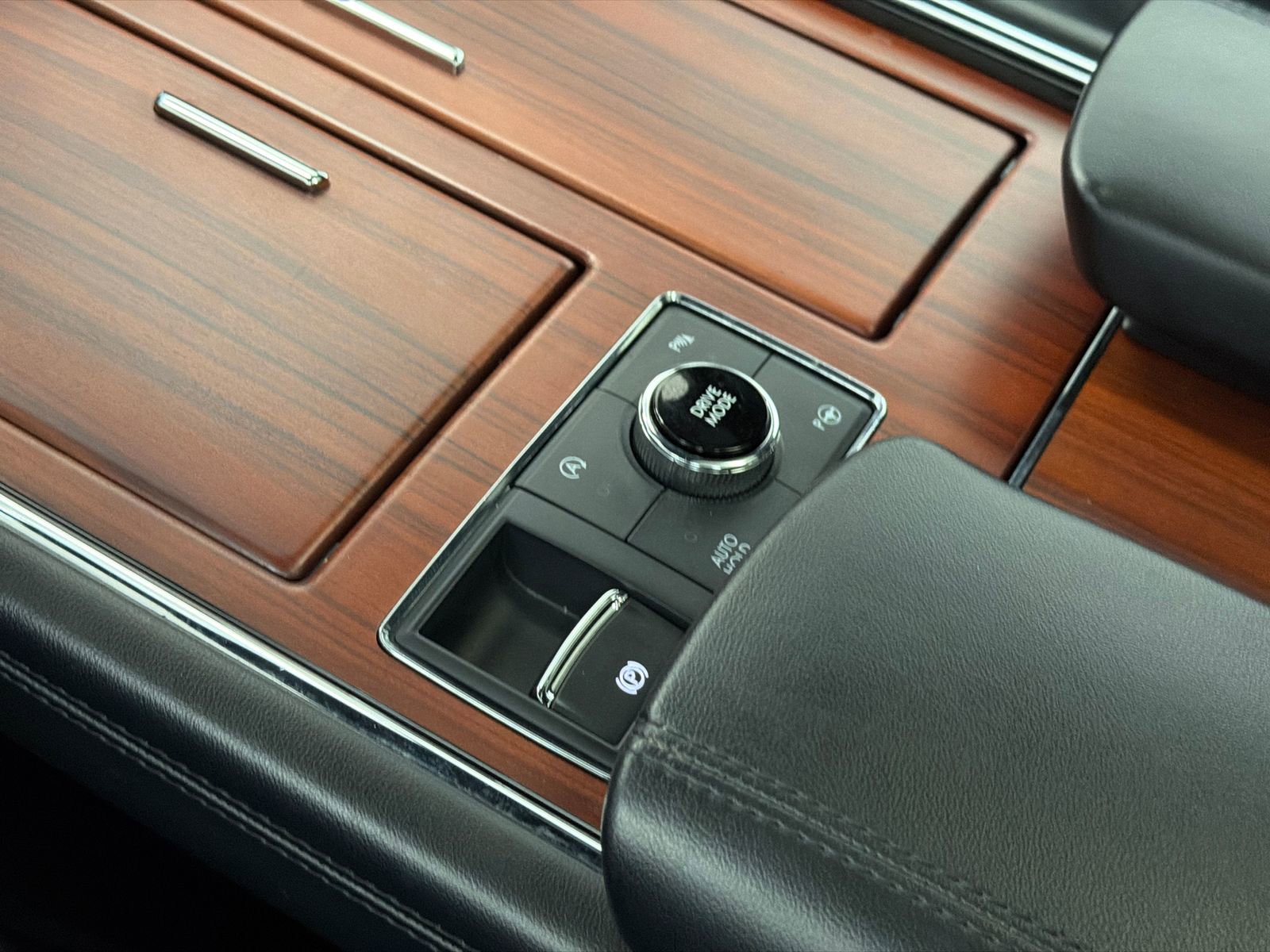 Used 2020 Lincoln Navigator Reserve w/ Luxury Package image 34