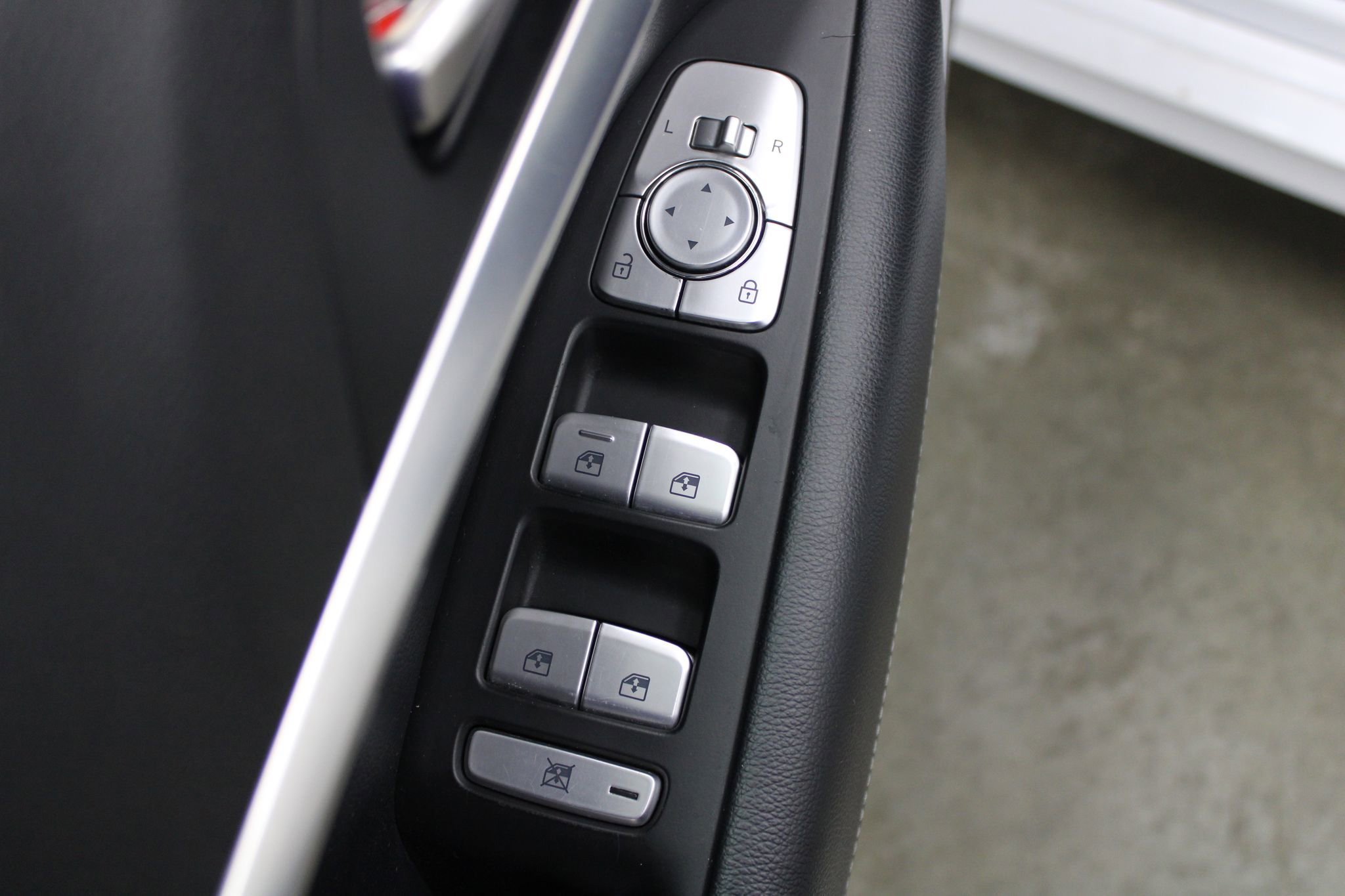 Used 2019 Genesis G70 2.0T Advanced AWD/4WD image 43