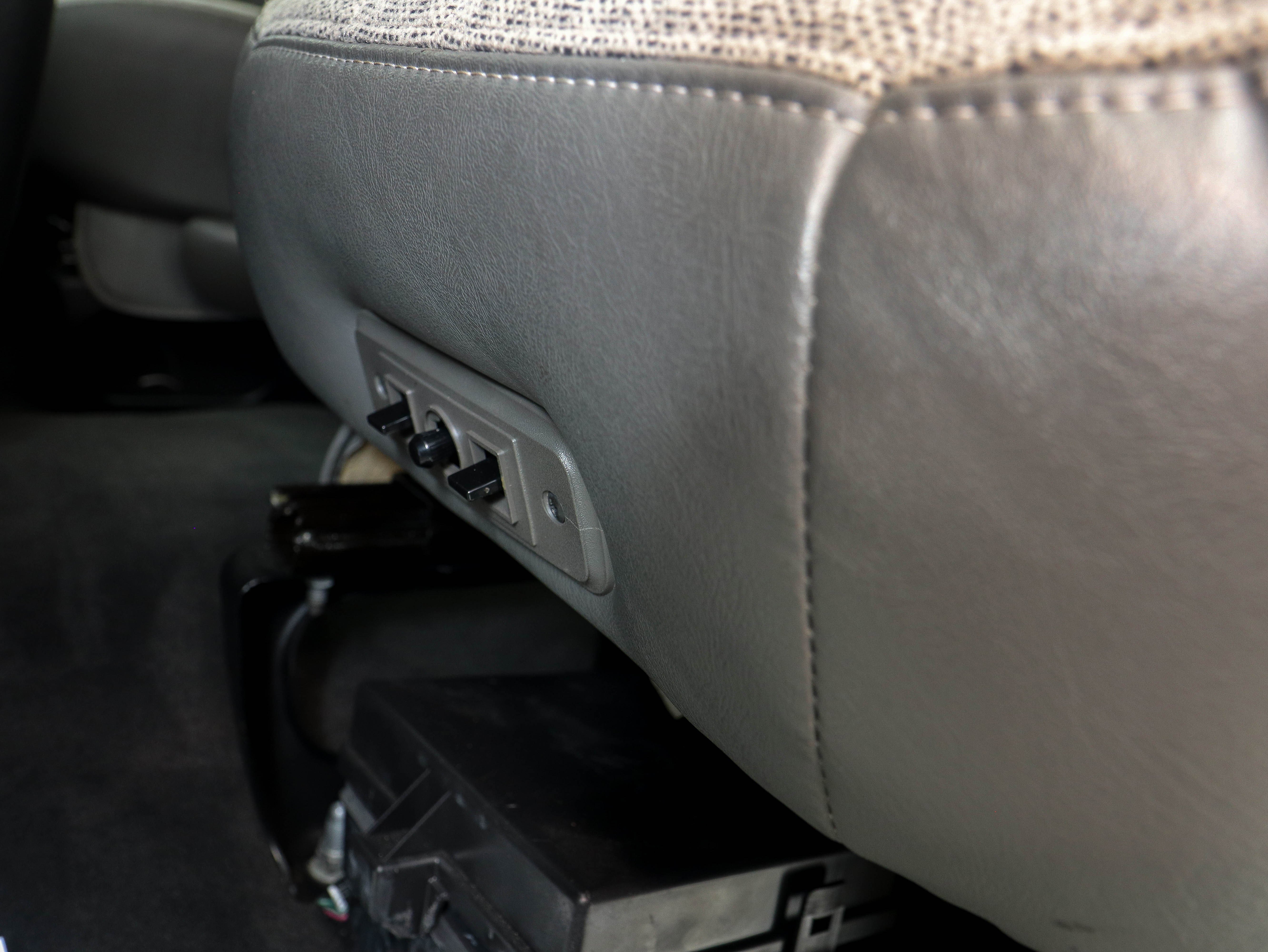 Used 2019 Chevrolet Express 3500 LS RWD image 22