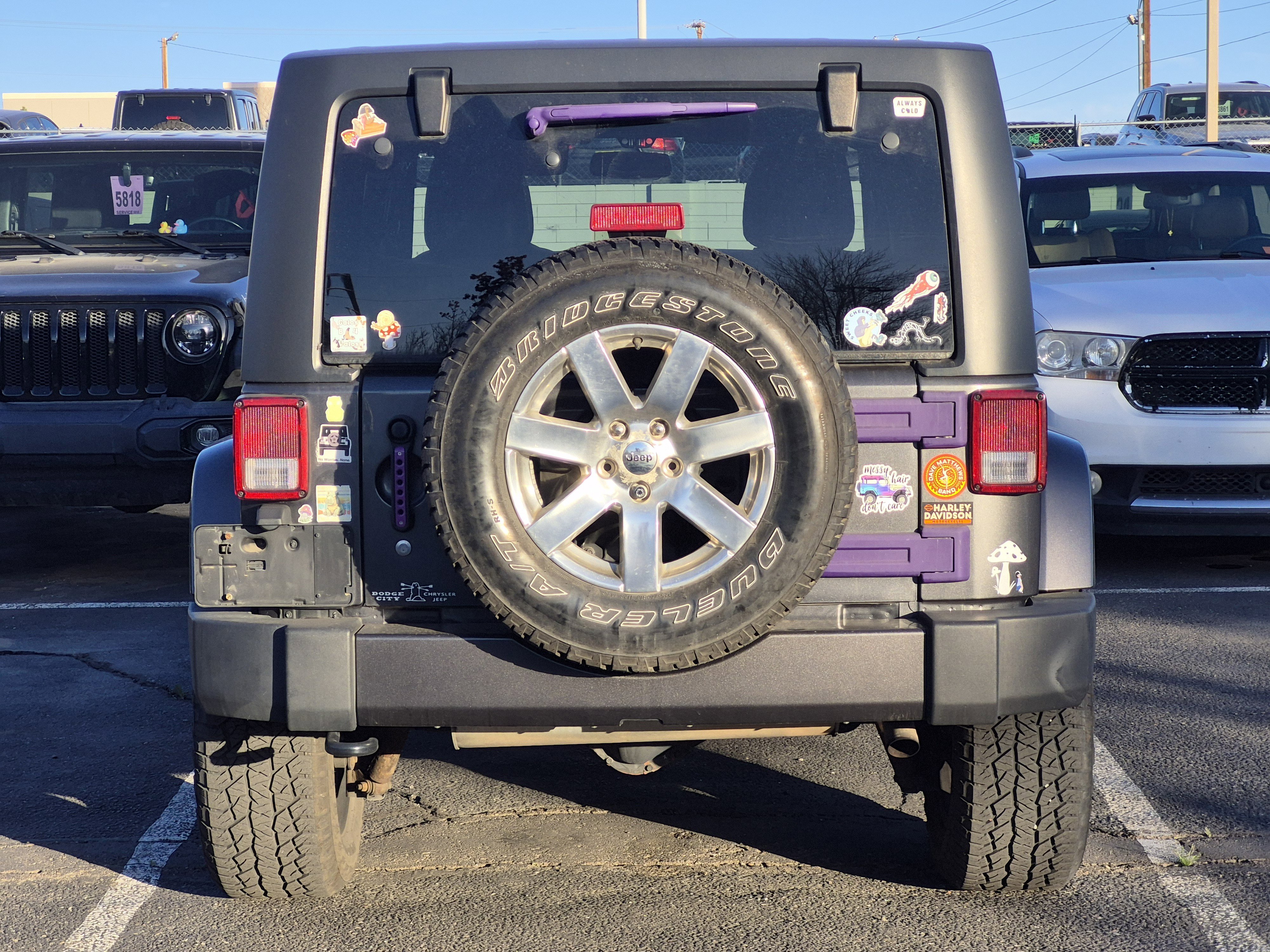 Used 2018 Jeep Wrangler Unlimited Sahara w/ Connectivity Group image 9