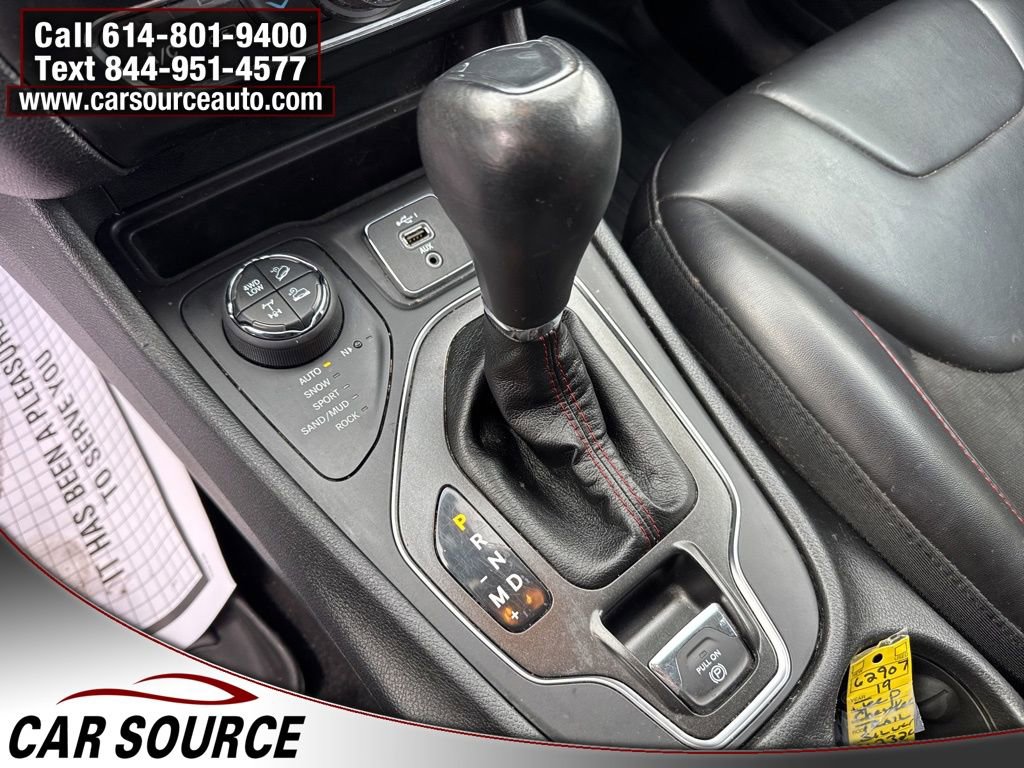 Used 2019 Jeep Cherokee Trailhawk image 15