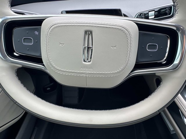 New 2025 Lincoln Nautilus Reserve image 26