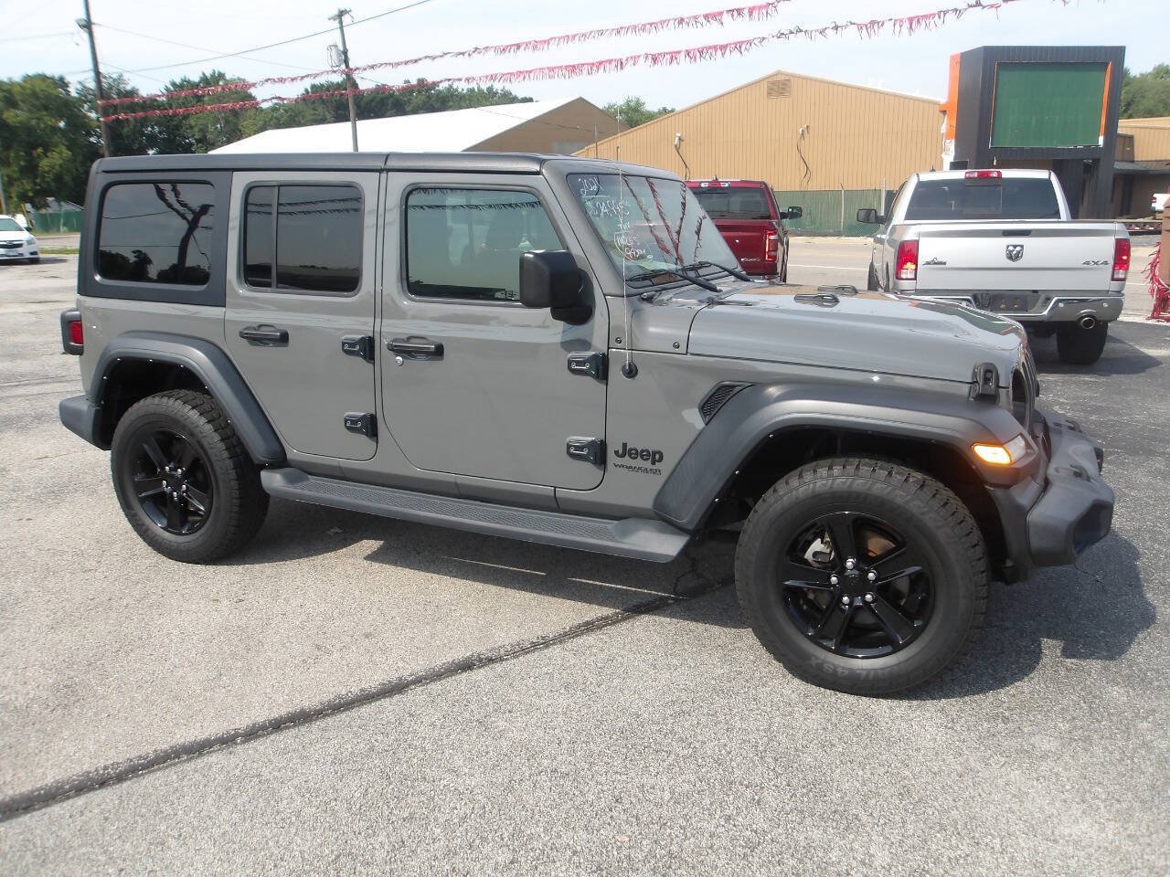 Used 2021 Jeep Wrangler Unlimited Sport AWD/4WD image 2