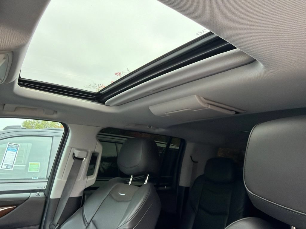 Used 2019 Cadillac Escalade ESV Premium Luxury AWD/4WD image 7