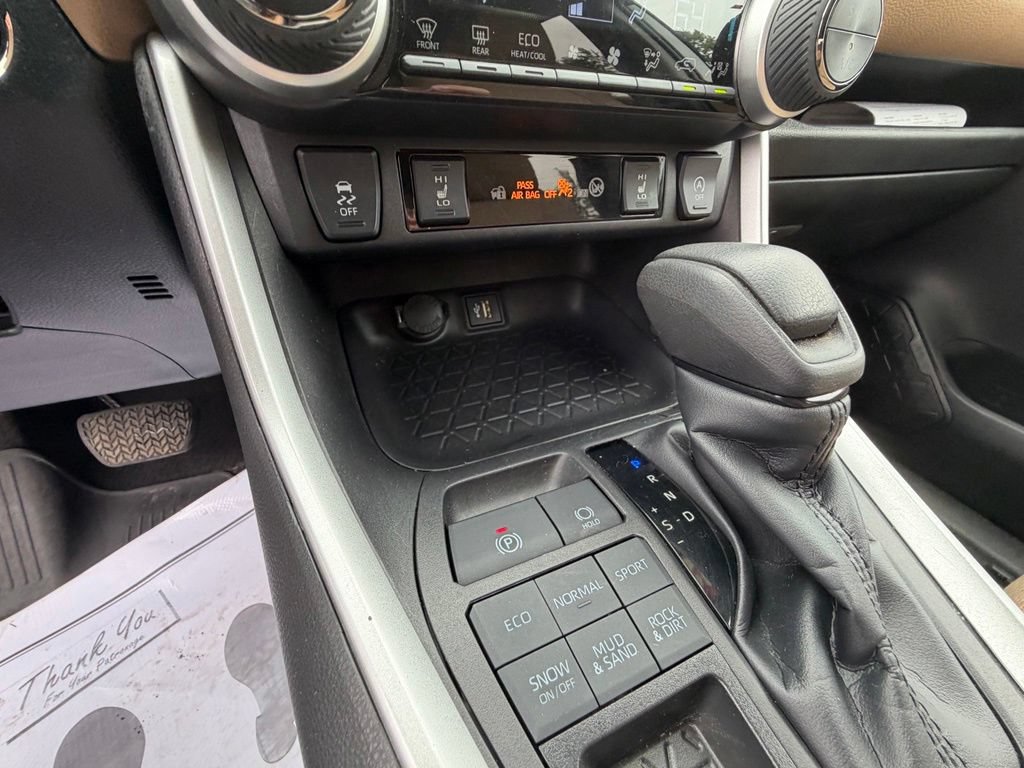 Used 2023 Toyota RAV4 XLE w/ XLE Grade Weather Package AWD/4WD image 24