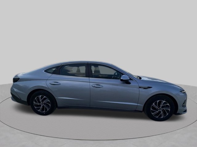 New 2026 Hyundai Sonata Blue FWD image 2