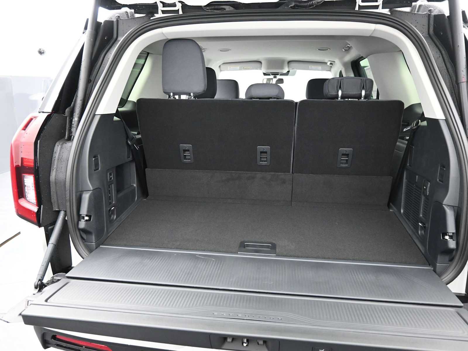 New 2026 Ford Expedition Active AWD/4WD image 16