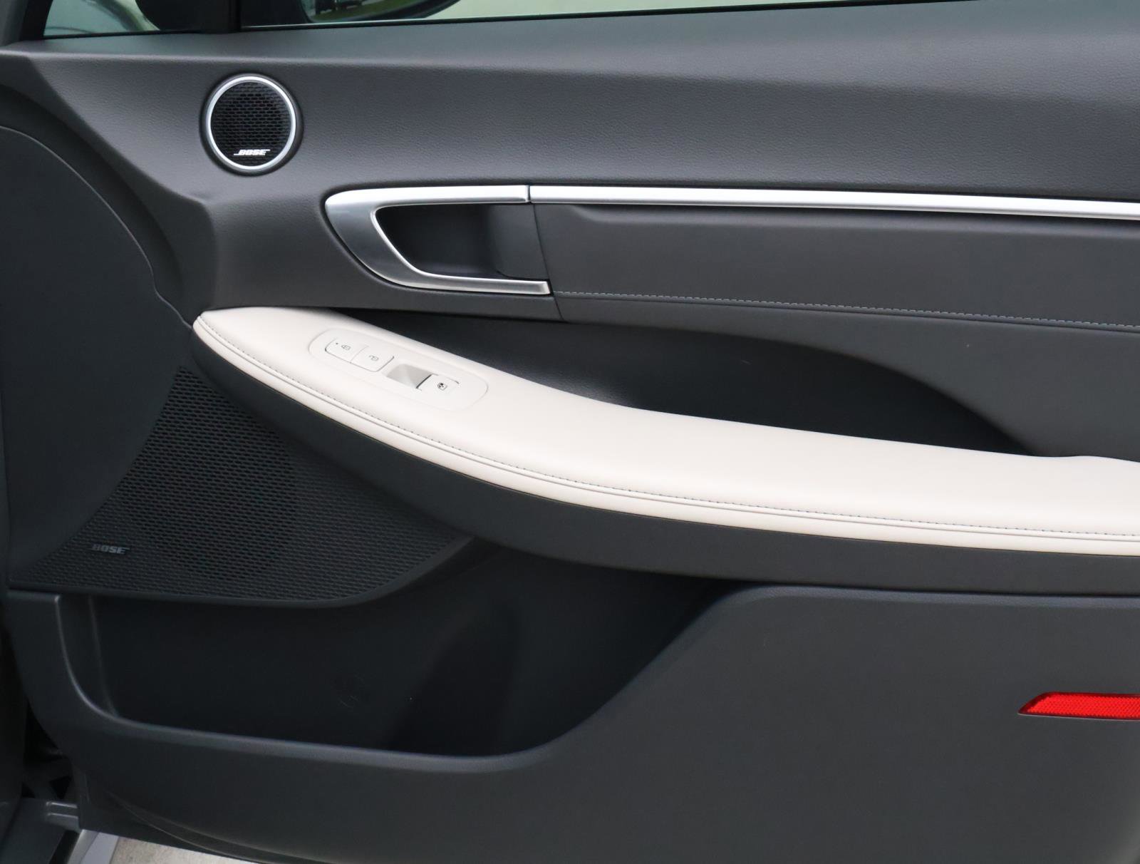 Used 2023 Hyundai Sonata Limited FWD image 16