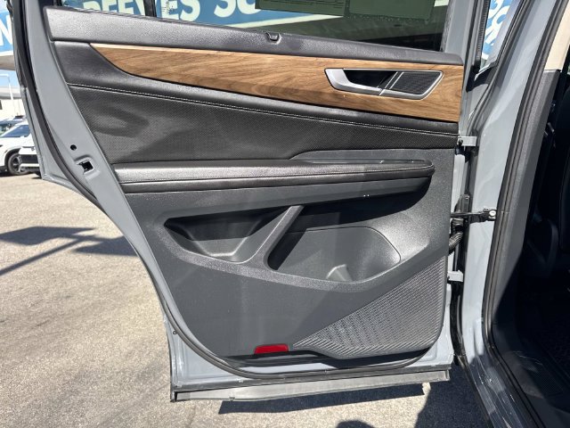 Certified 2025 Volkswagen Atlas SE AWD/4WD image 25