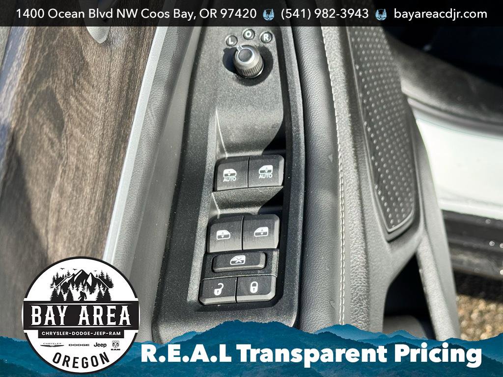 New 2026 Jeep Grand Cherokee Altitude image 12