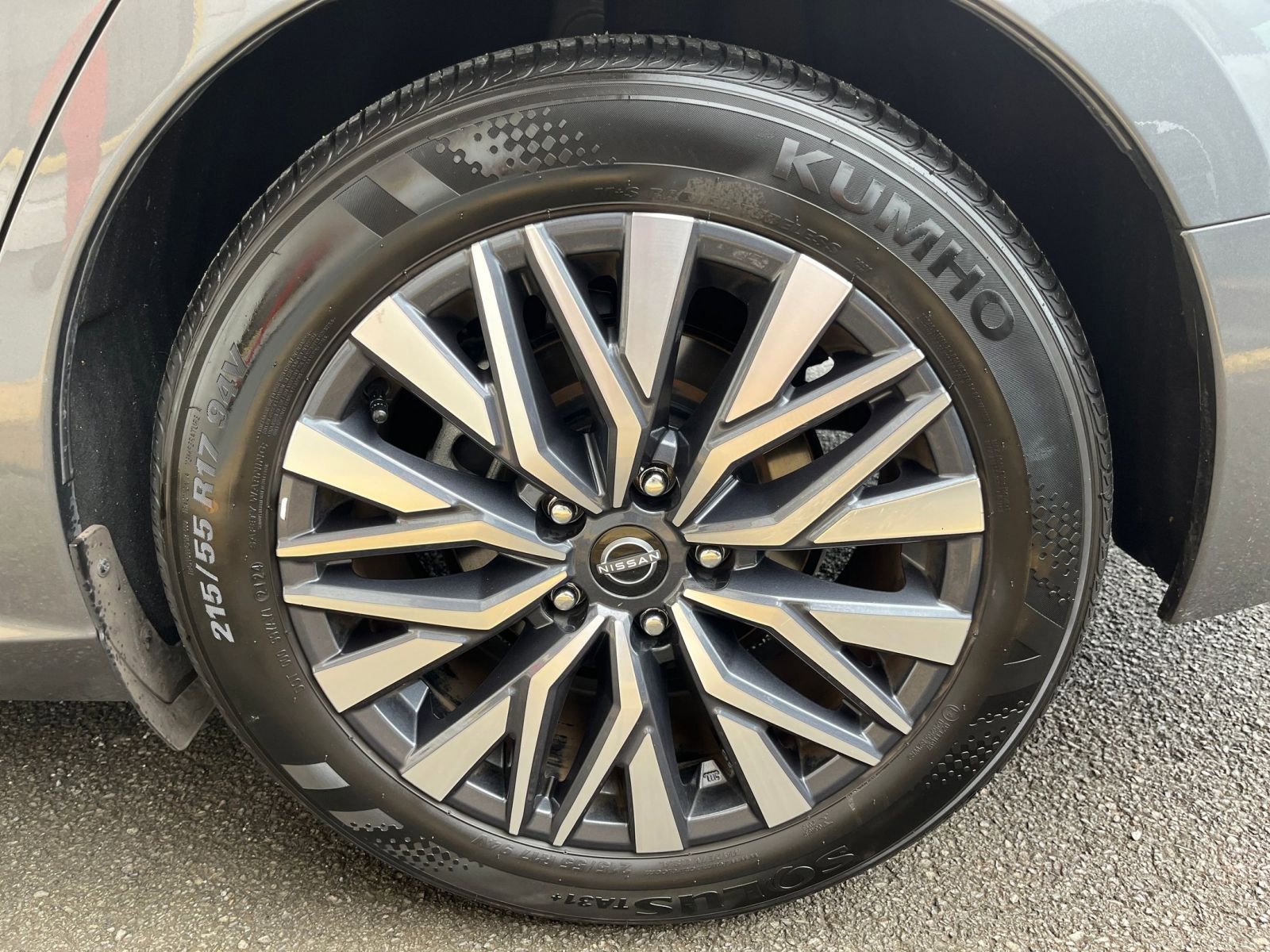 Used 2024 Nissan Altima 2.5 SV FWD image 30