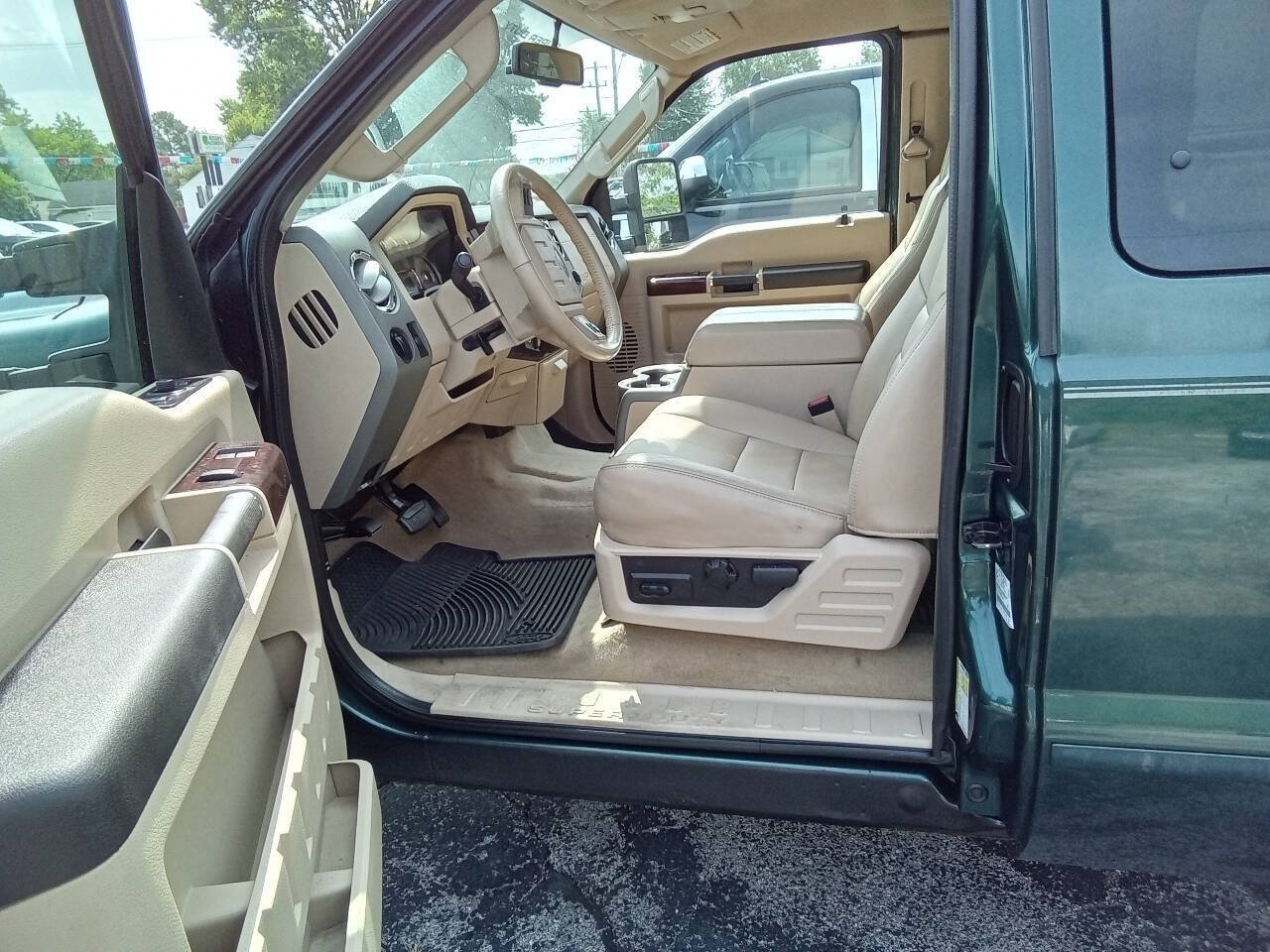 Used 2008 Ford F250 Lariat AWD/4WD image 9