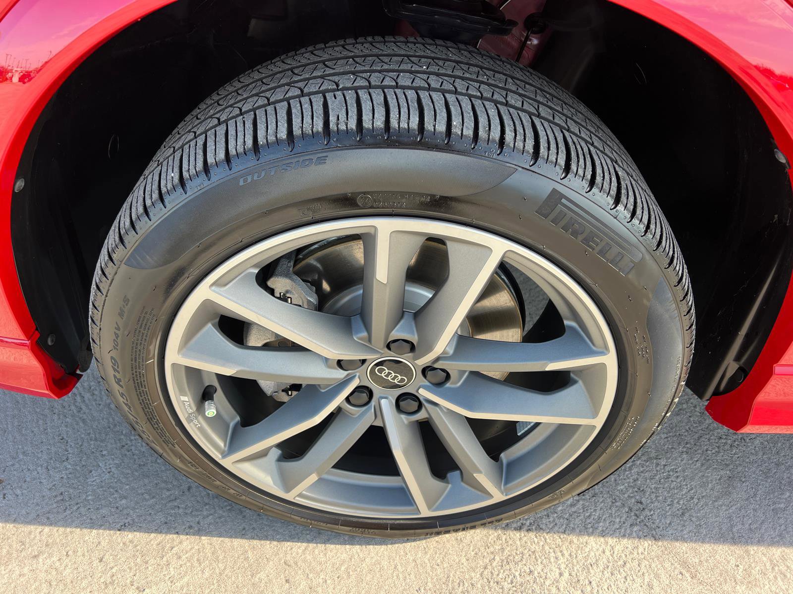 Certified 2025 Audi Q3 2.0T Premium w/ Black Optic Sport Package image 11