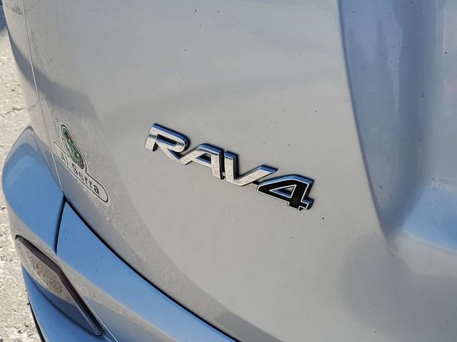 Used 2016 Toyota RAV4 XLE AWD/4WD image 6