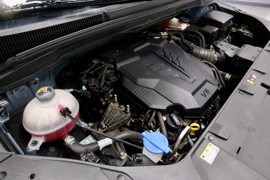 Used 2023 Kia Carnival EX FWD image 18
