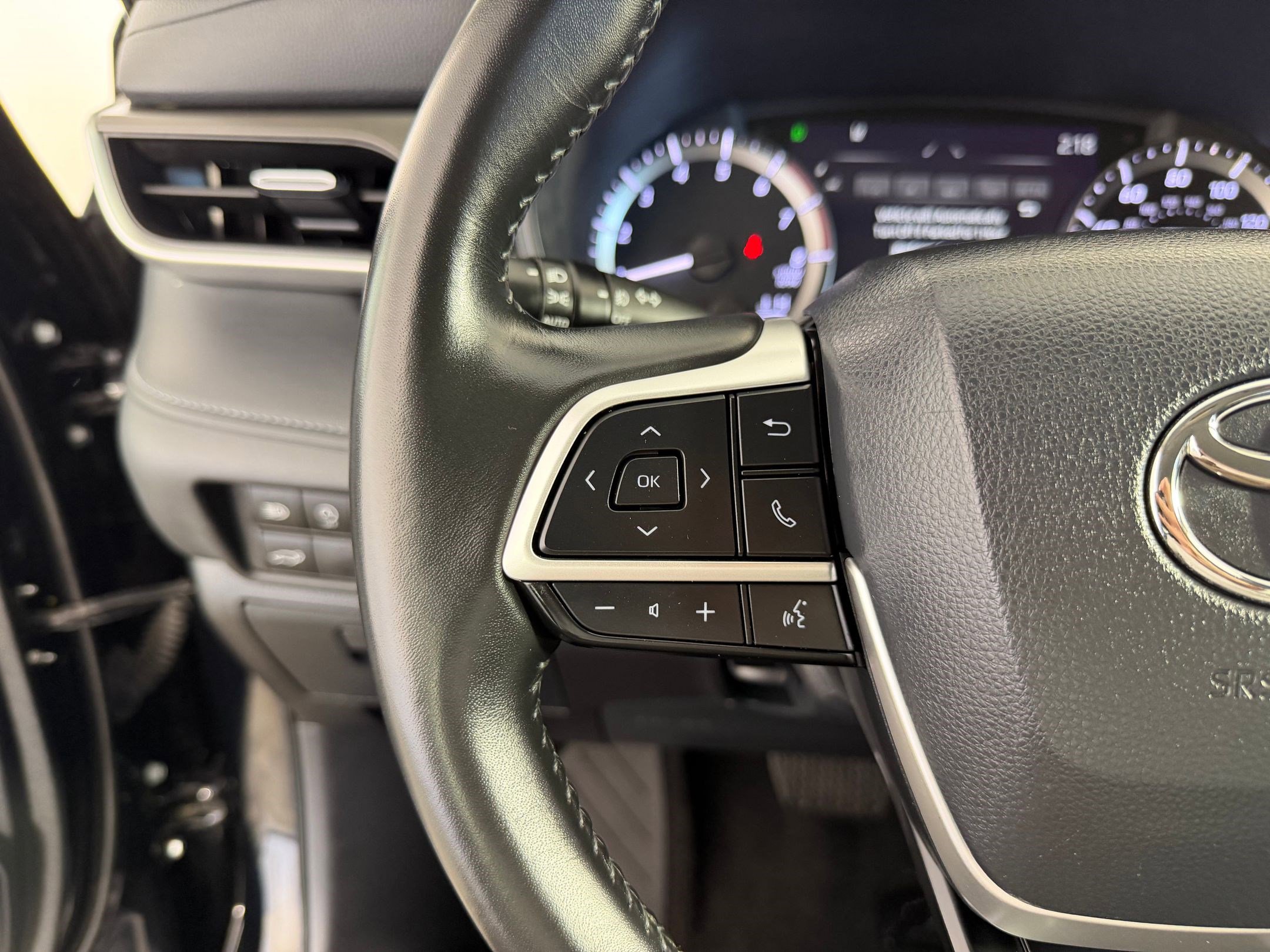 Certified 2024 Toyota Highlander LE image 16