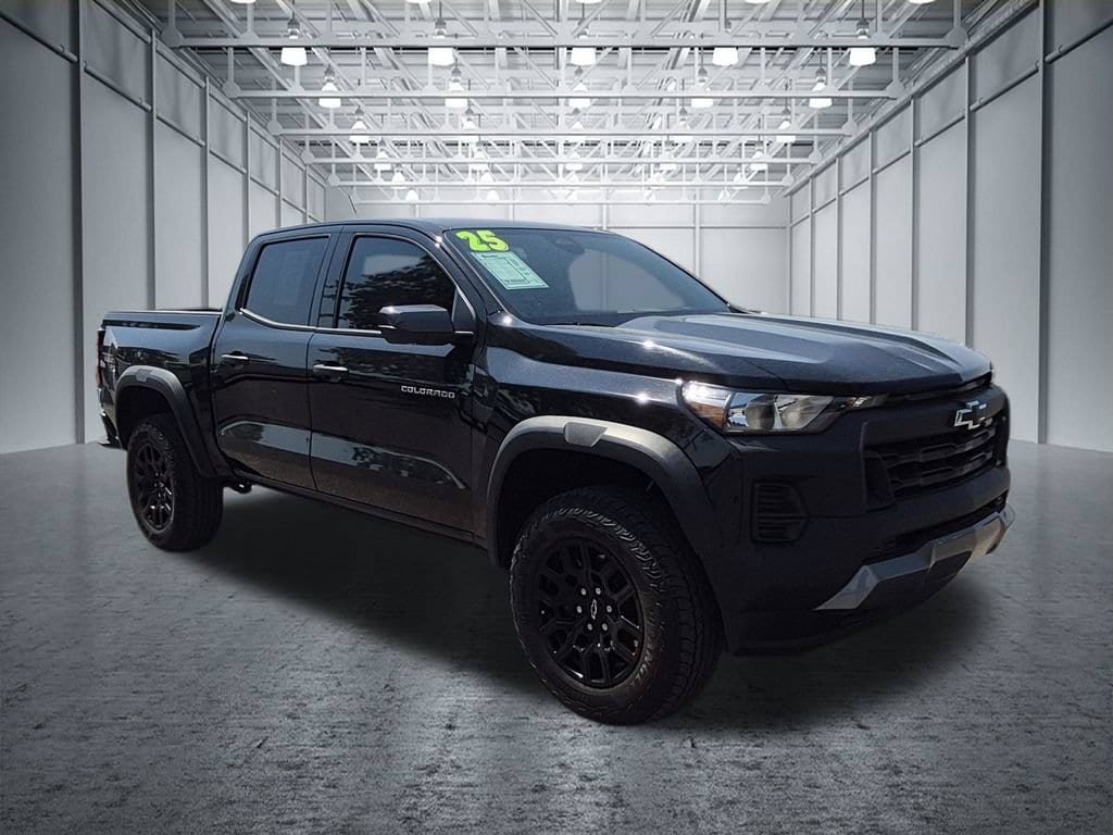 Certified 2025 Chevrolet Colorado Trail Boss AWD/4WD image 4