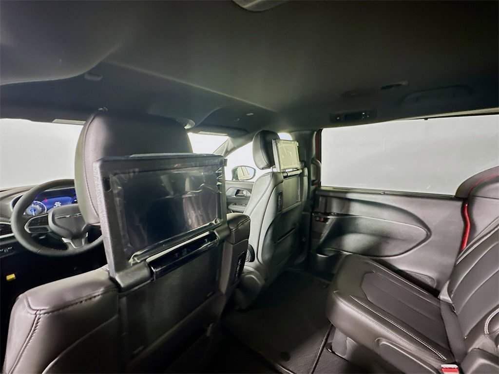 New 2026 Chrysler Pacifica Select image 21