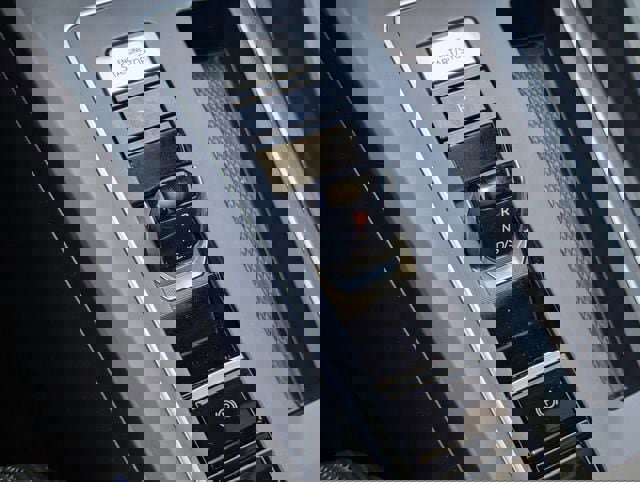 Used 2022 Volkswagen Golf R image 18