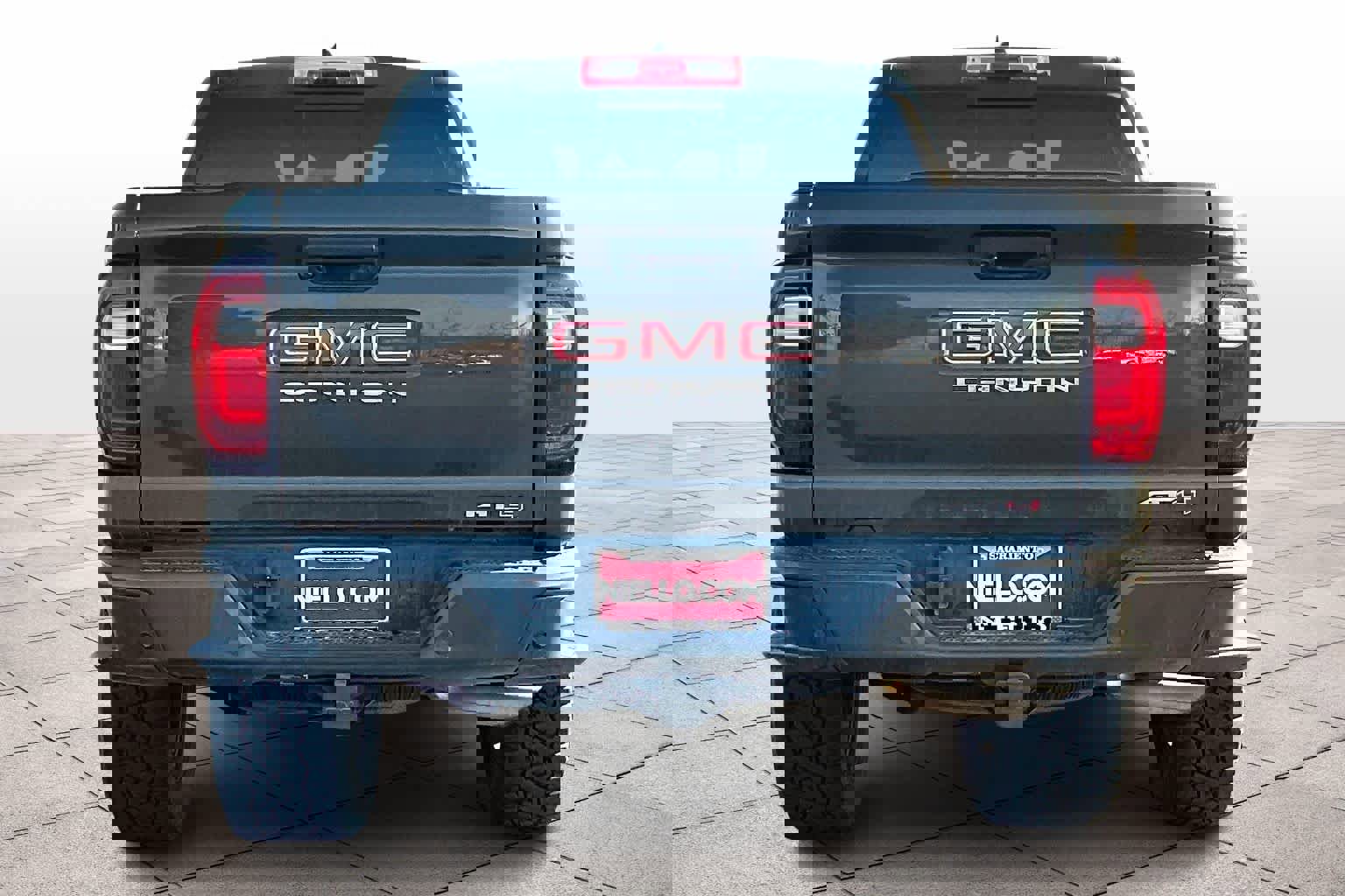 Used 2023 GMC Canyon AT4 w/ Technology Package image 7