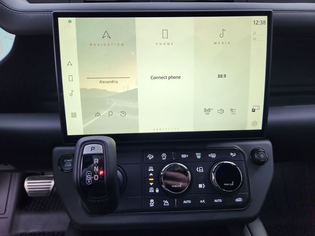 New 2026 Land Rover Defender 110 OCTA AWD/4WD image 15