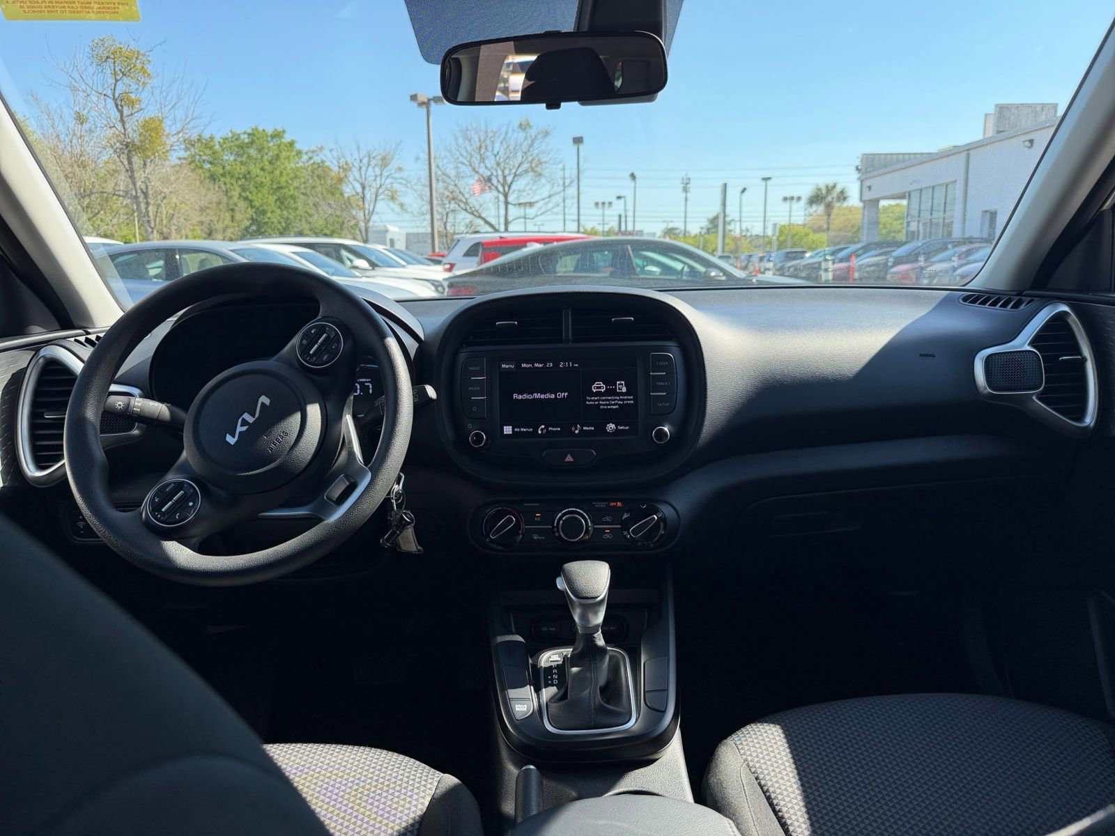Used 2025 Kia Soul LX w/ LX Technology Package FWD image 31
