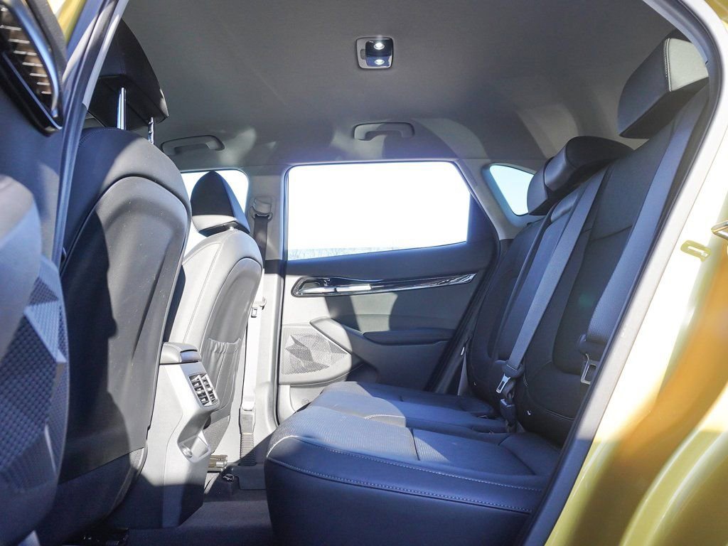 Used 2023 Kia Seltos SX image 38
