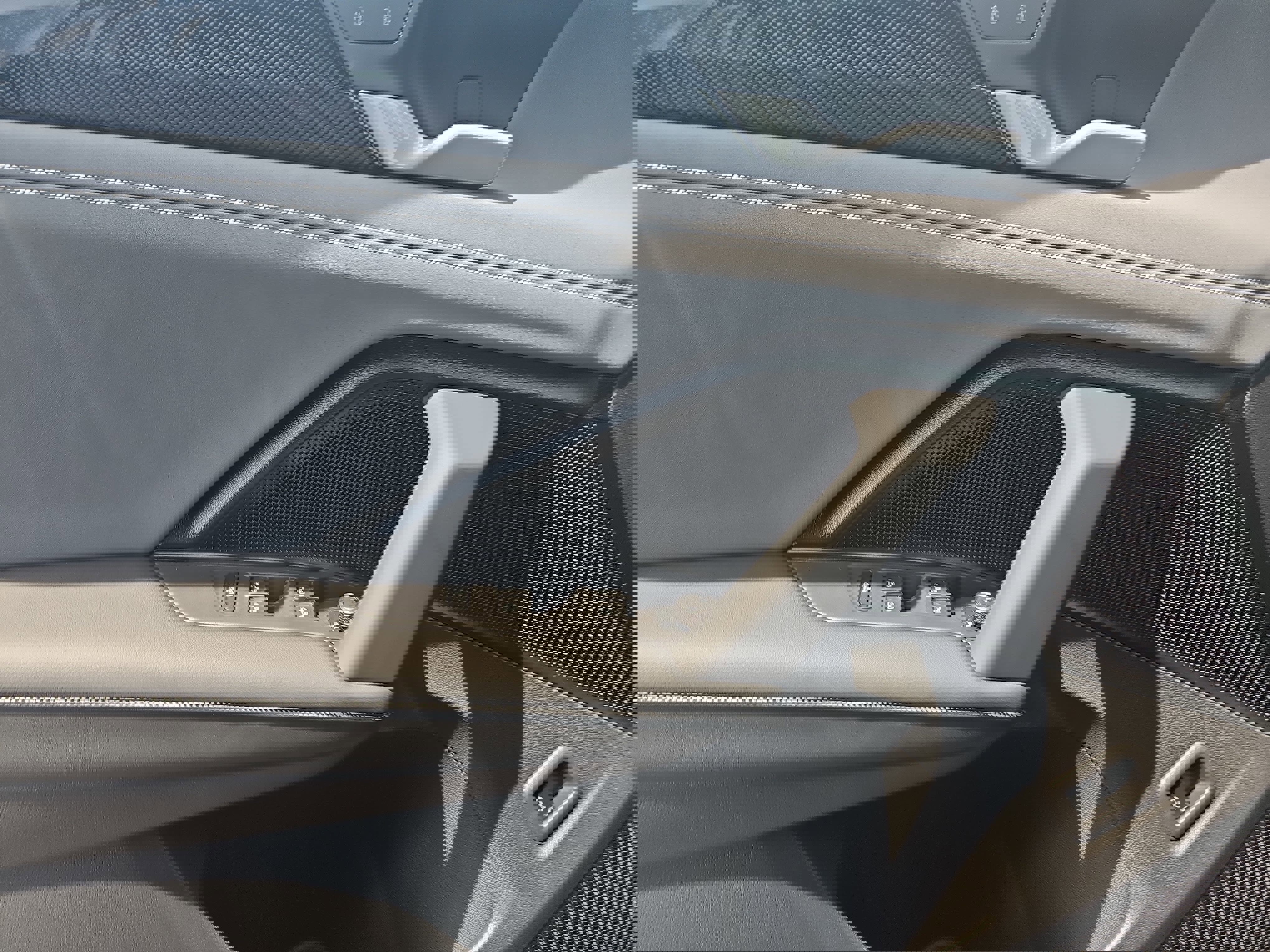 Used 2025 Volkswagen Tiguan SE image 25