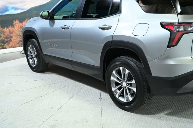 Used 2026 Chevrolet Equinox LT FWD image 8