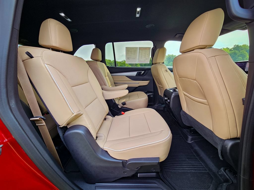 Used 2026 Buick Enclave Preferred w/ LPO, Floor Liner Package AWD/4WD image 40