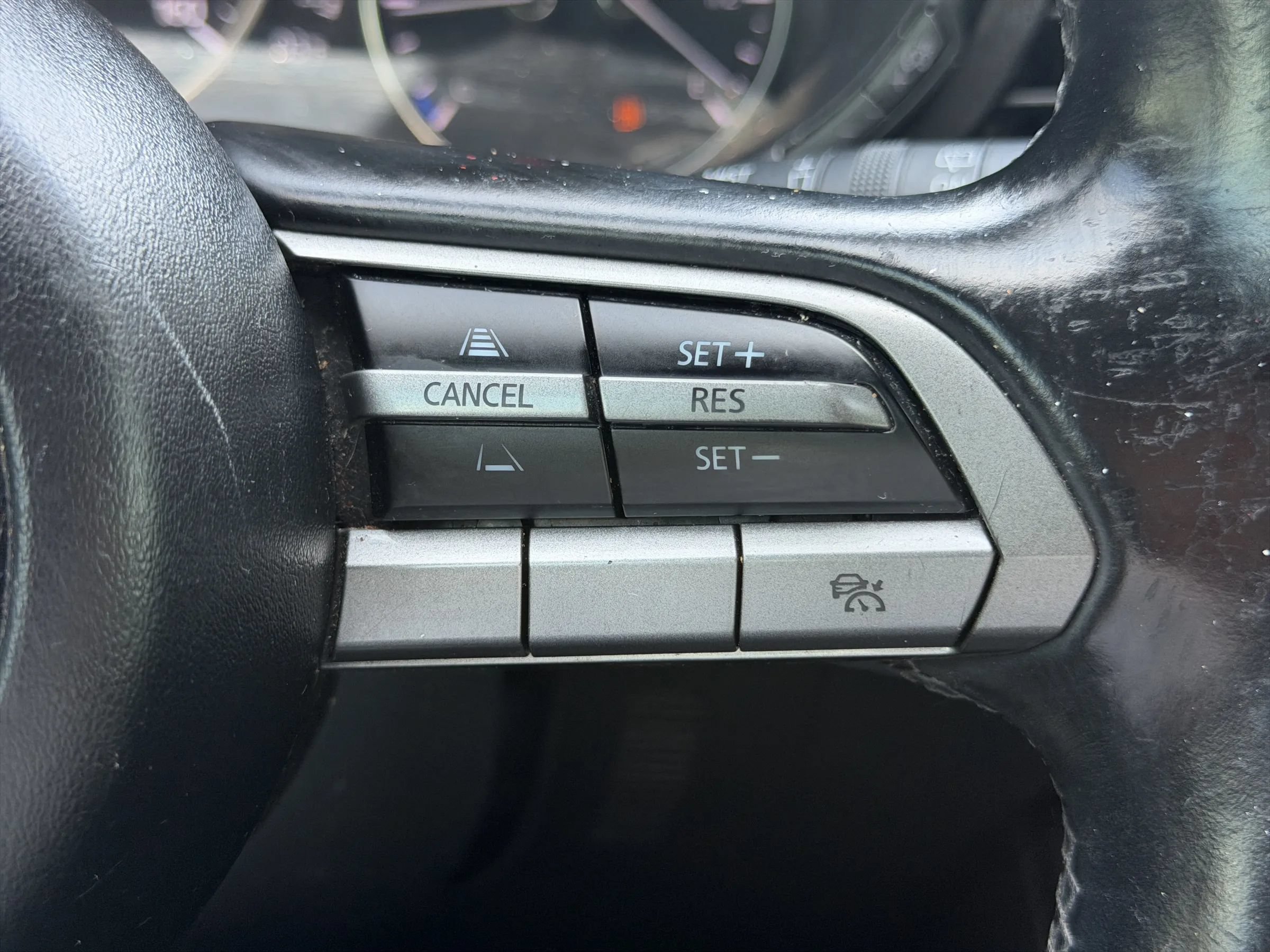 Used 2020 MAZDA MAZDA3 Hatchback FWD image 27