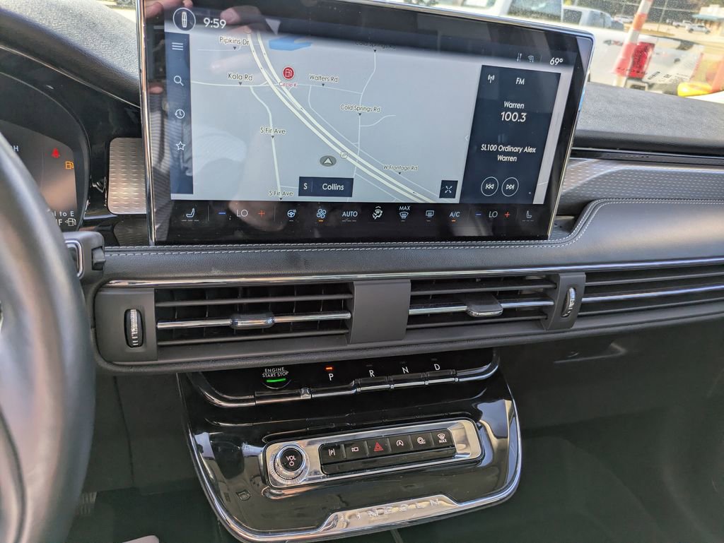 Used 2023 Lincoln Corsair Reserve w/ Equipment Group 202A image 13