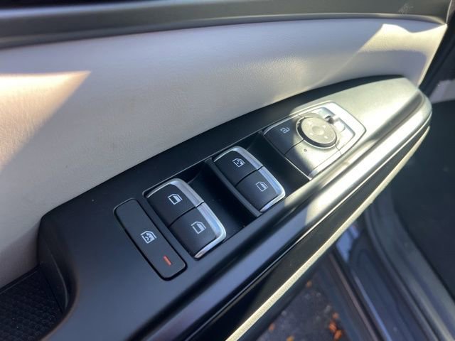 Certified 2024 Kia Carnival LX image 28